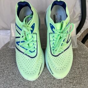 New Balance Women’s Fresh Foam Supercomp Trainer Shoes - size 7.5